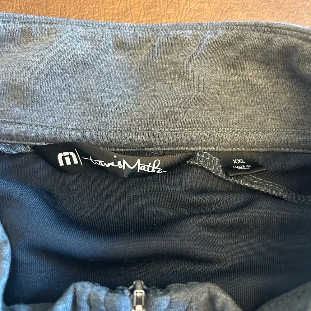 Travis Mathew 1/4 Zip Pullover Gray Sweatshirt with wide pockets XL